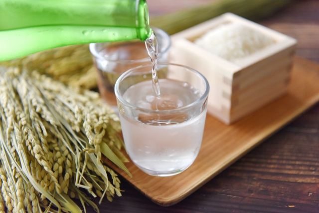 【雨雨專欄】清酒的科學 懸浮物不能喝?分析火落菌與蛋白混濁